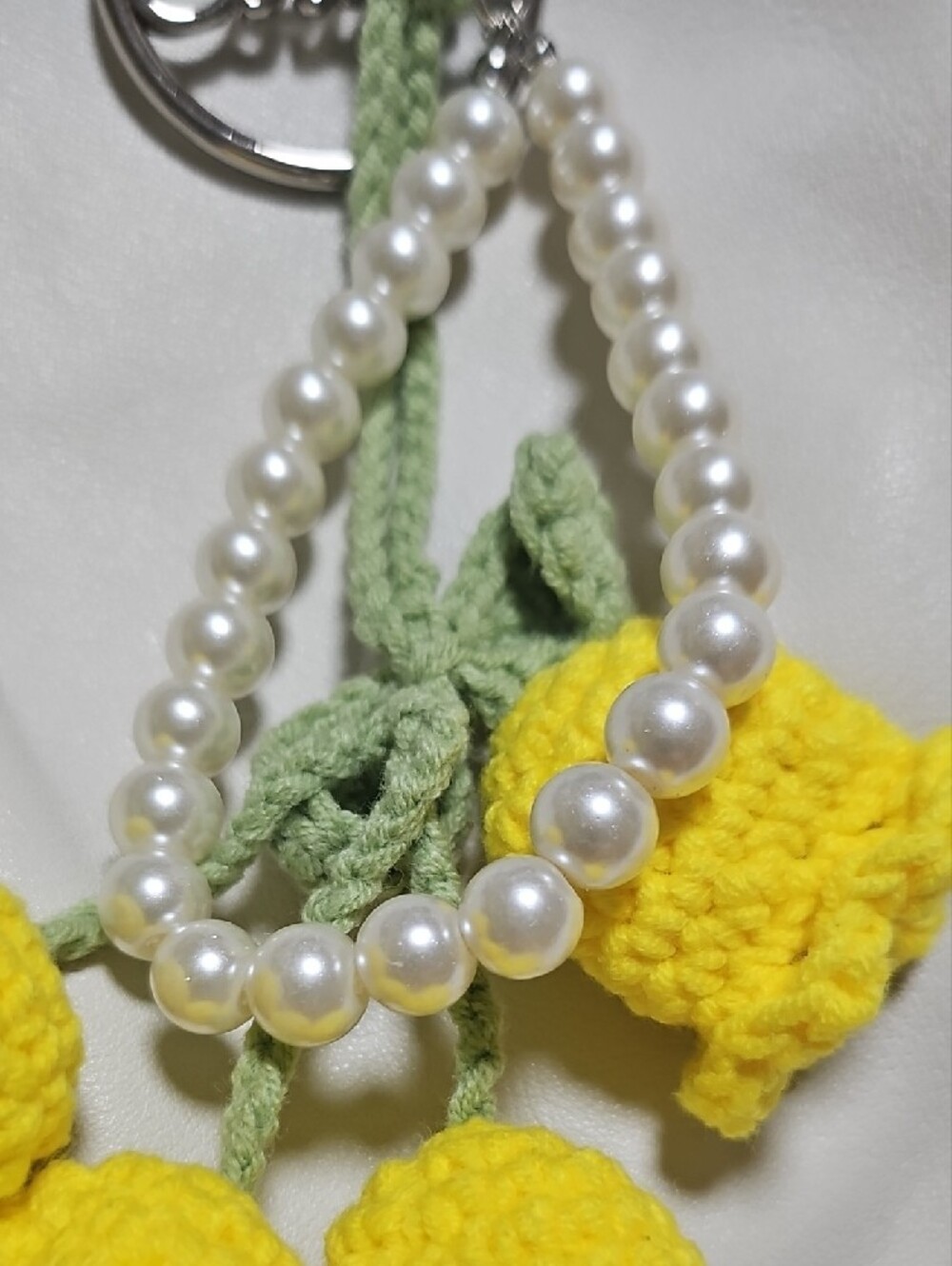 Source Unknown Yellow Crochet Flower Key & Bag Charm with Pearls - Picture 4 of 6